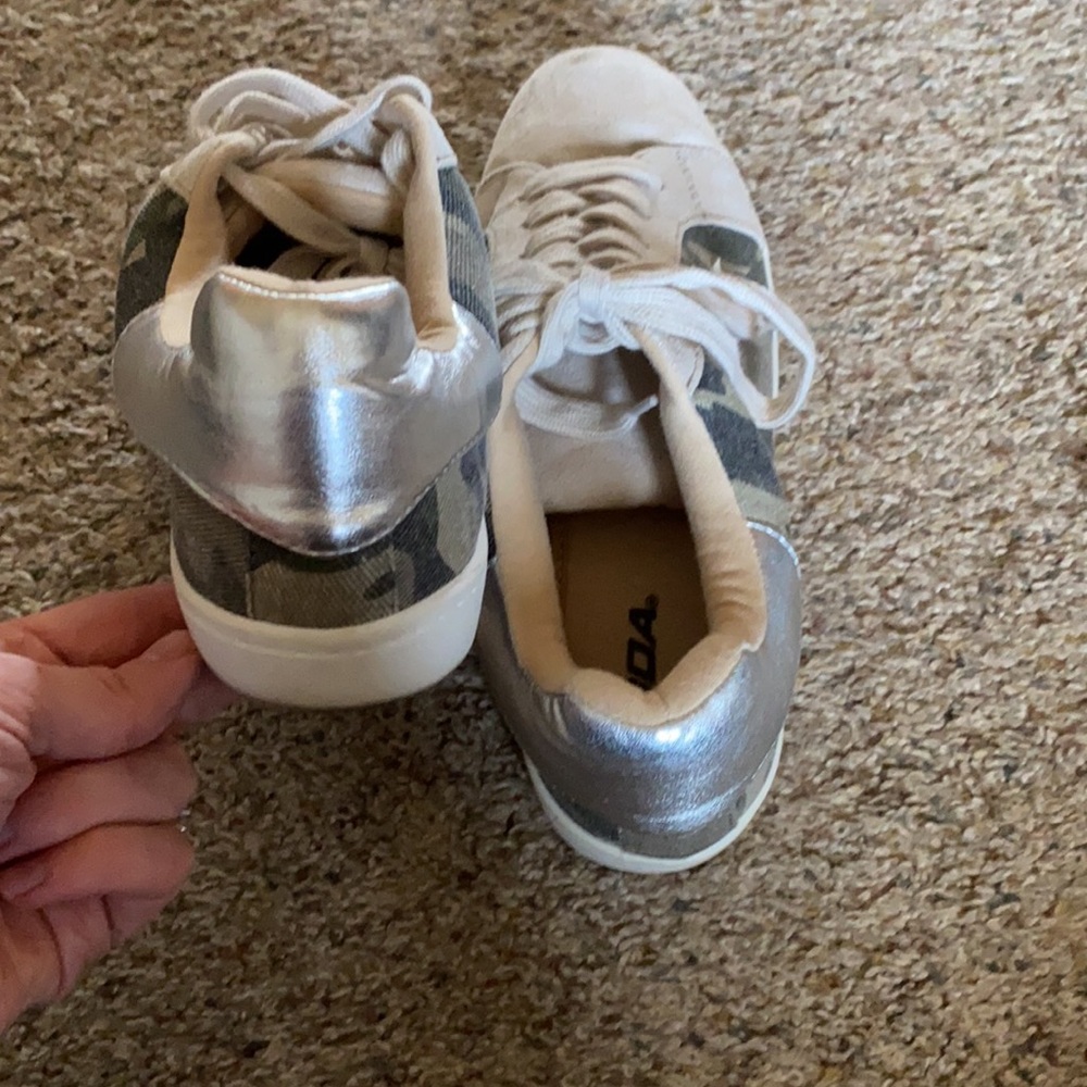 Soda brand sneakers - Picture 3 of 3